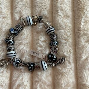 Chic Black and White Beaded Bracelet